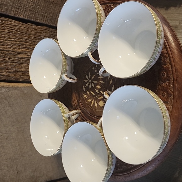 Beautiful Vintage Limoges France tea set highly collectable - Picture 9 of 10